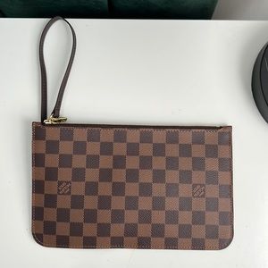 LOUIS VUITTON NEVERFULL POUCHETTE